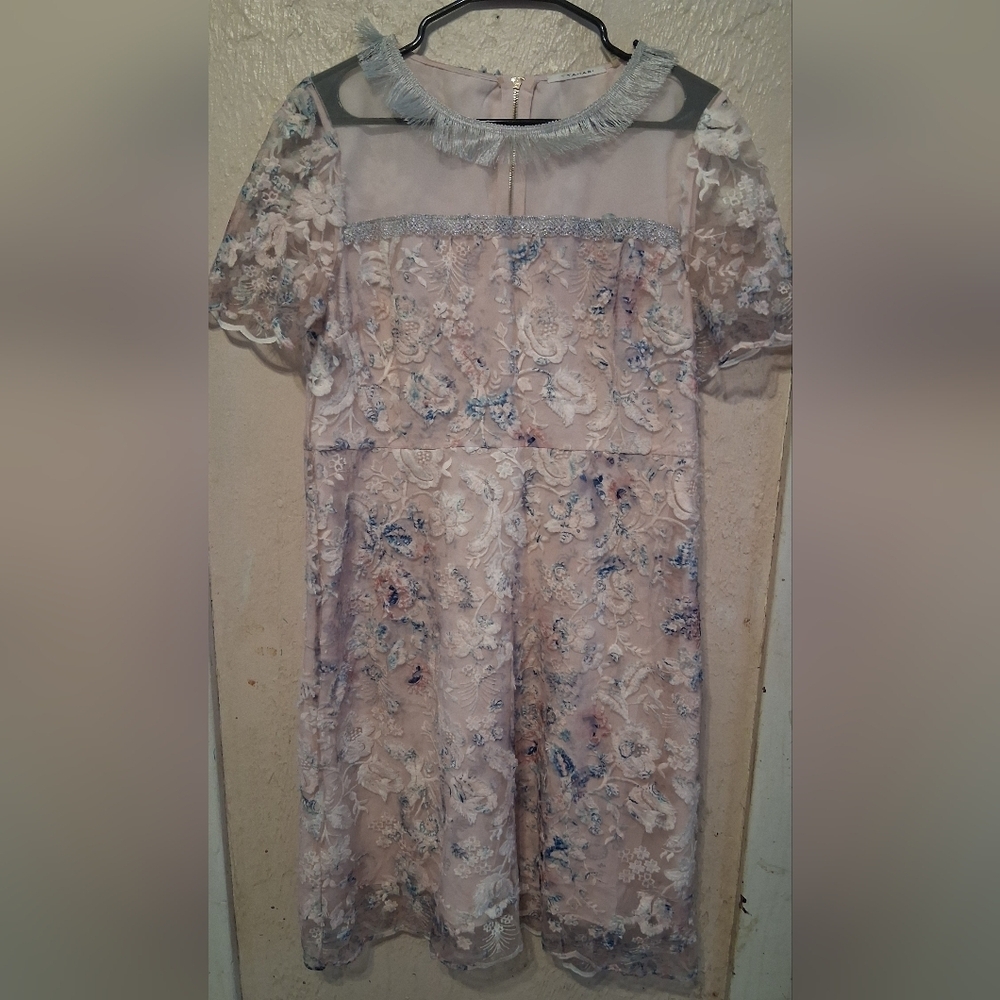 T Tahari Floral Lace Dress Size 14 / Romantic Occasion Style - Picture 2 of 5